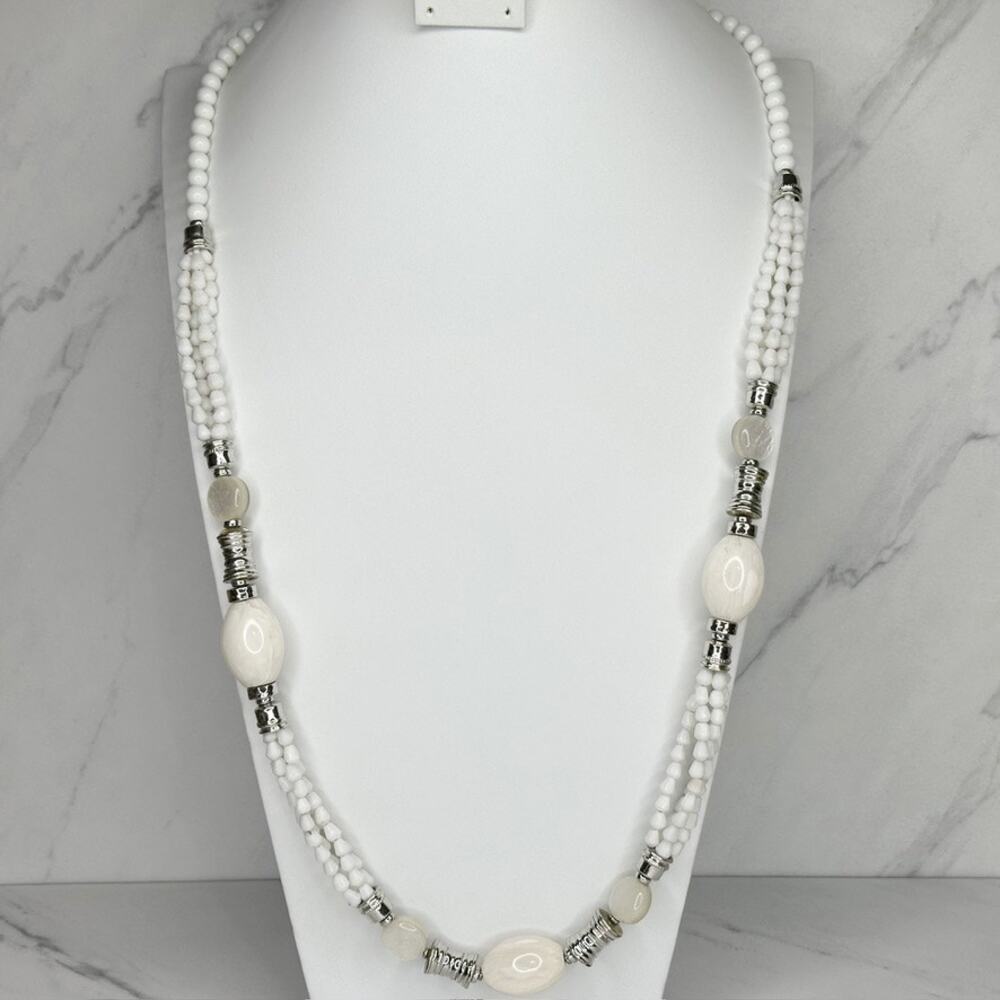 Chico's Chunky White Beaded Silver Tone Necklace ✨